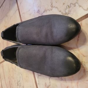 Suede Seychelles flats.